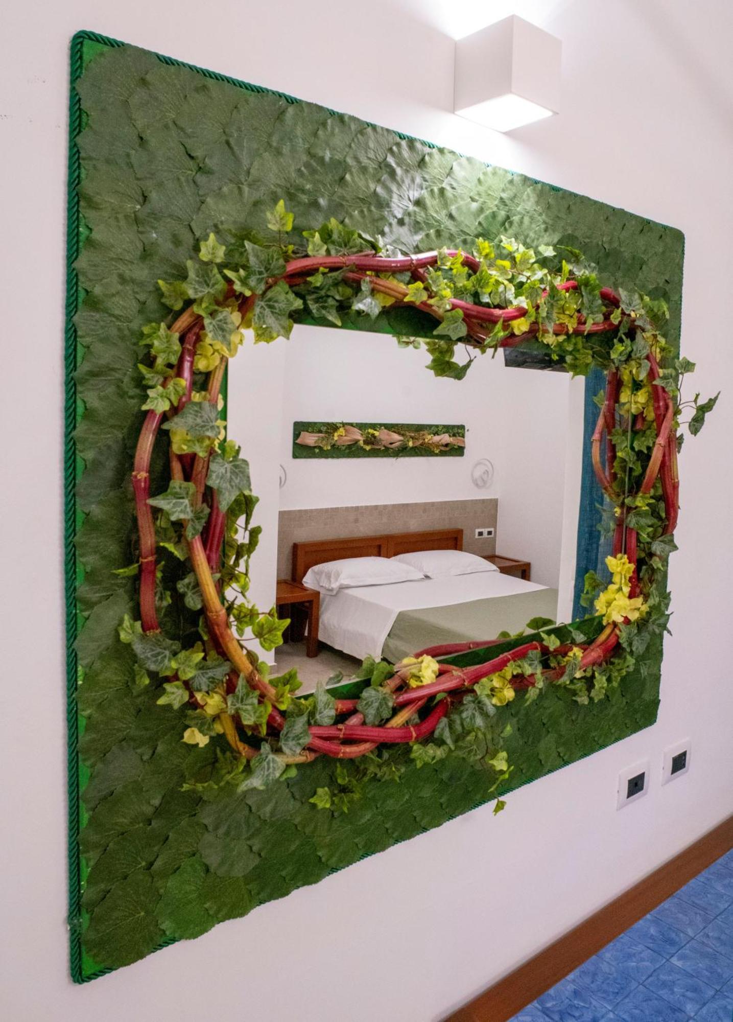 Suite with Hot Tub,1609717933:JPEG